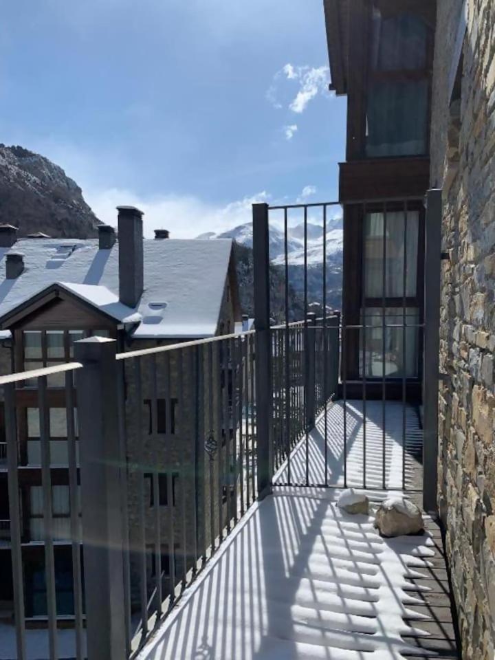 Apartamento Tarmanones Escarrilla Exterior foto