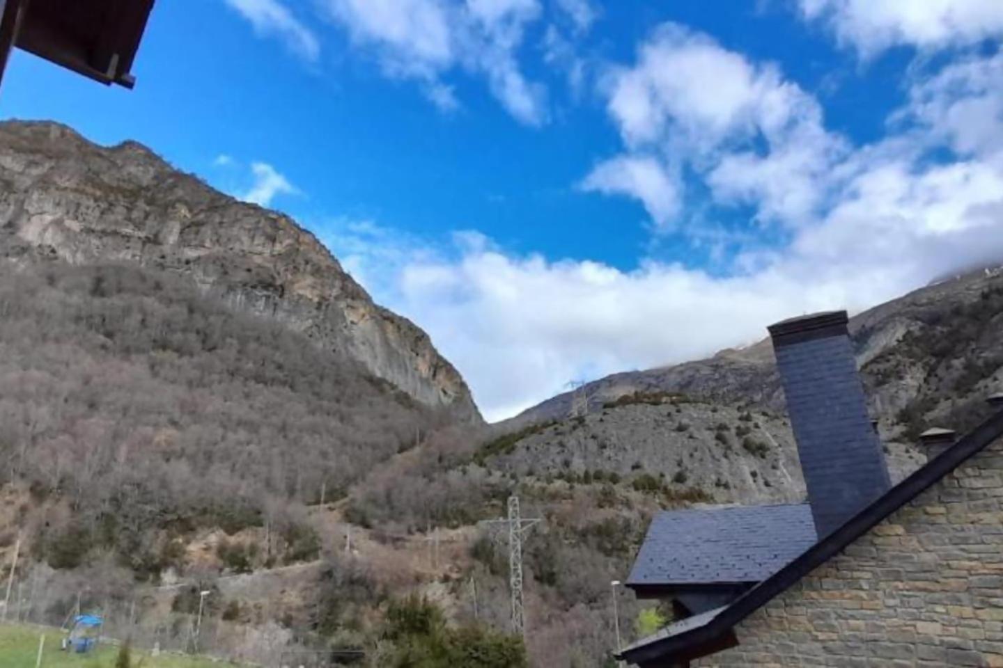 Apartamento Tarmanones Escarrilla Exterior foto
